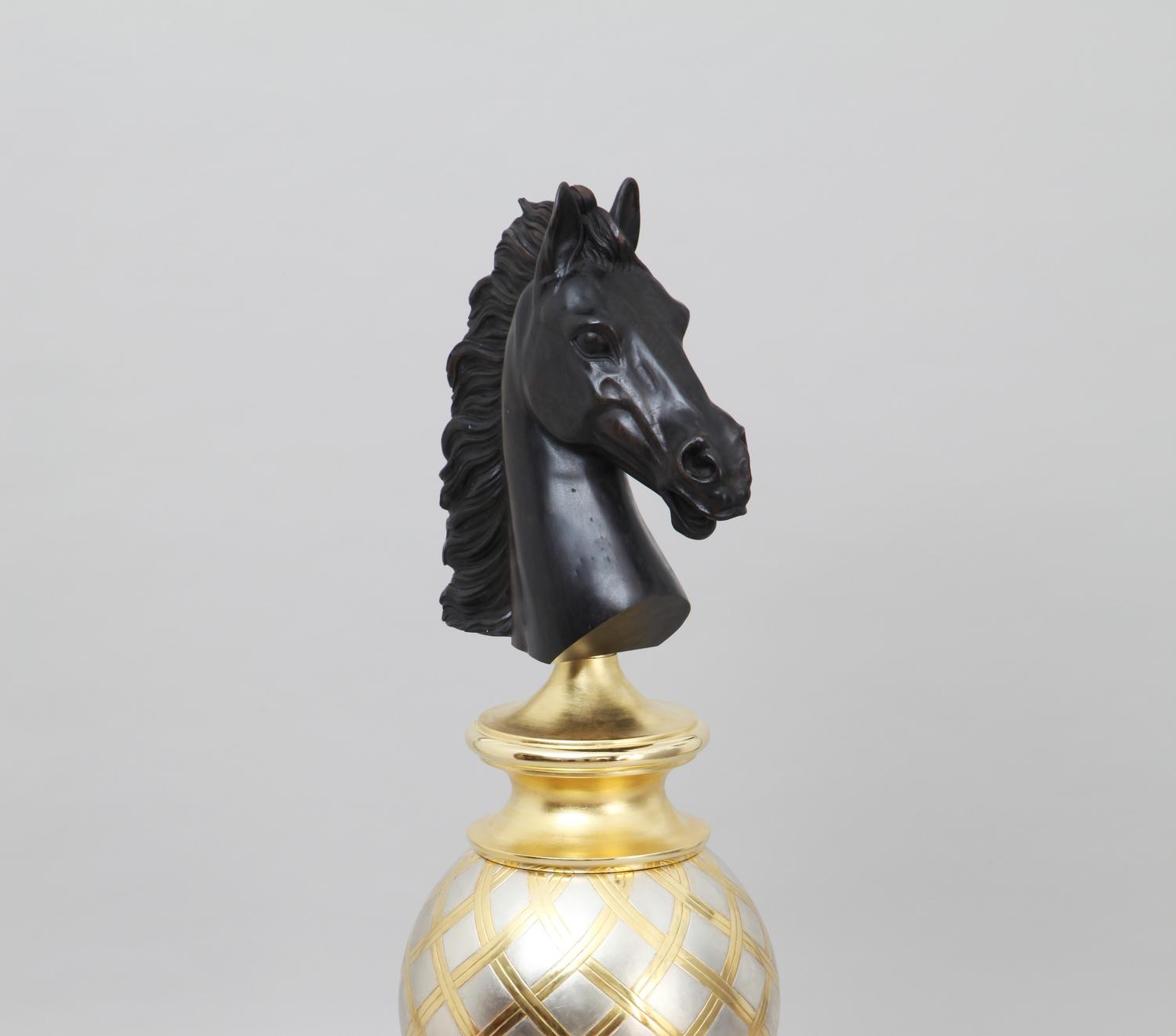 Декор шахматный конь